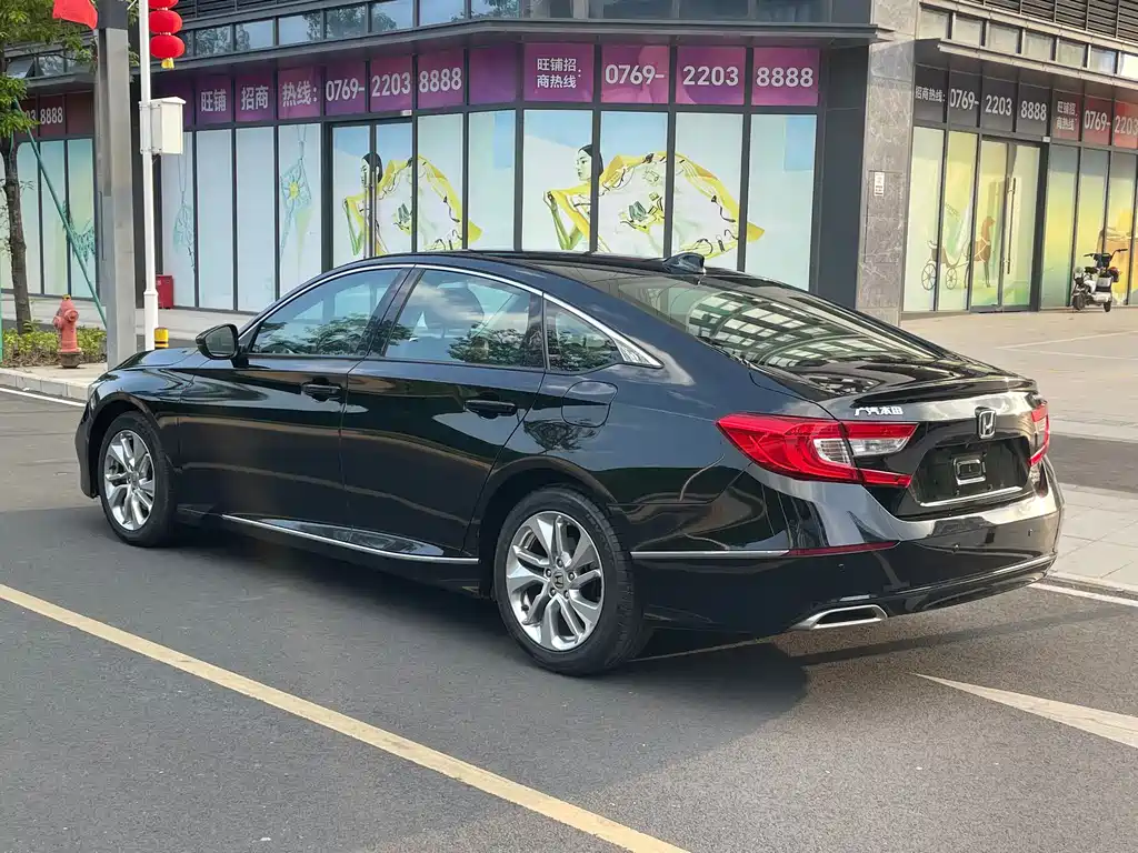 Honda Accord — миниатюра 6