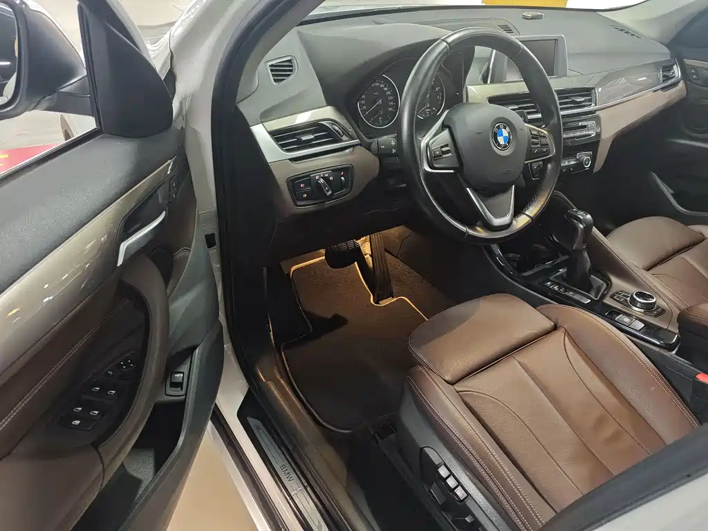 BMW X1 2016 sDrive20Li Luxury