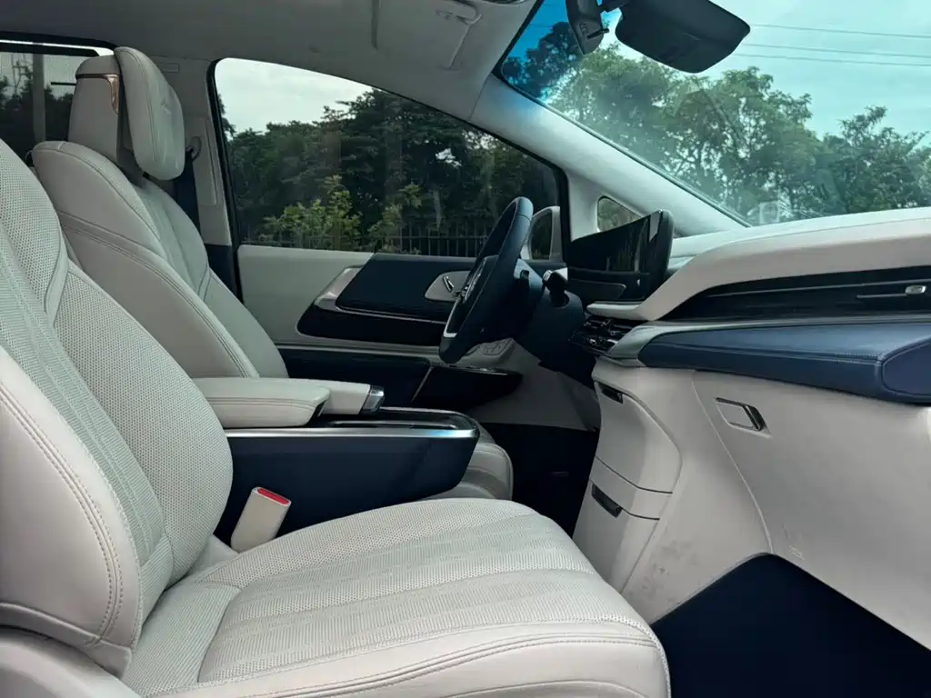 Buick Century 2023 2.0T мест