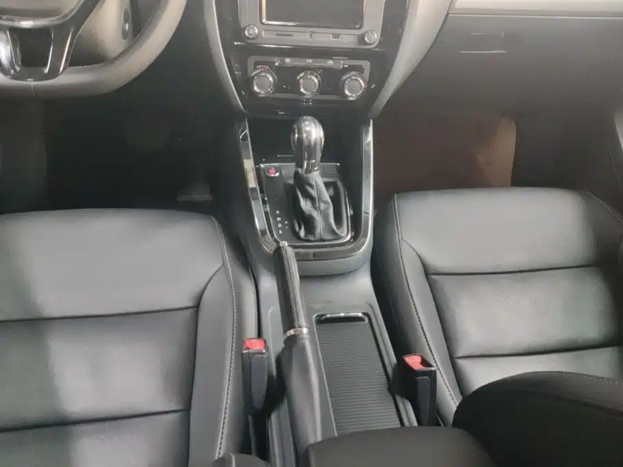 Volkswagen Sagitar — миниатюра 16