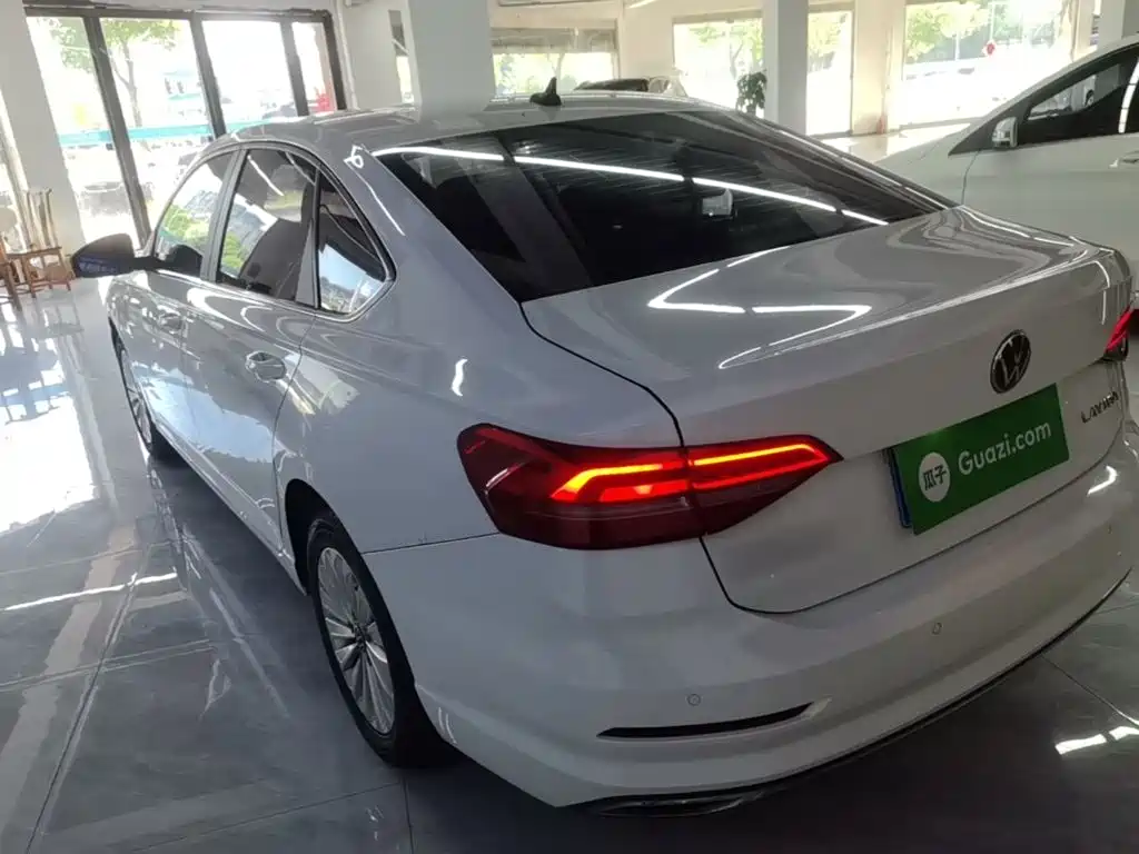 Volkswagen Lavida — миниатюра 5