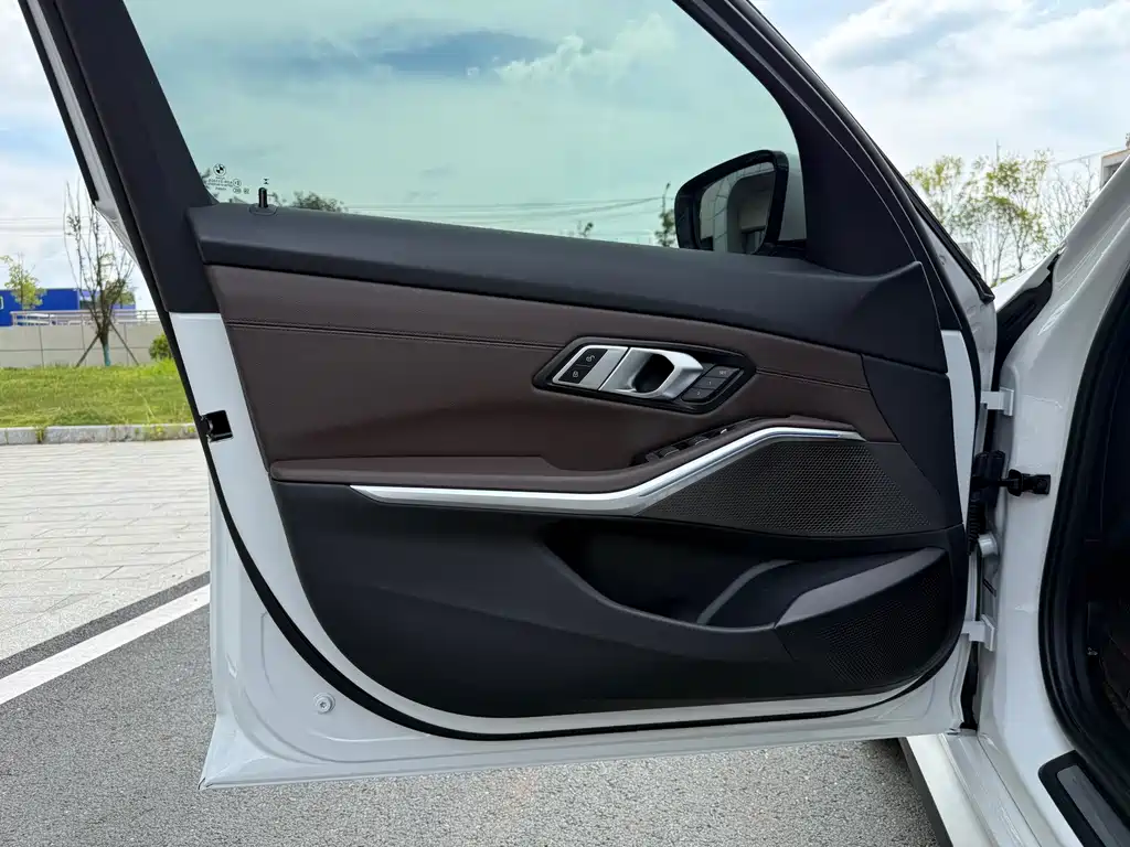 BMW i3 — миниатюра 14