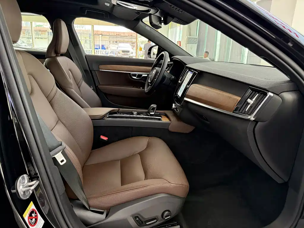 Volvo S90 — миниатюра 5