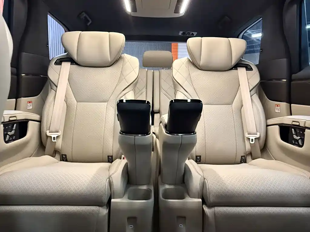 Toyota Alphard — миниатюра 11