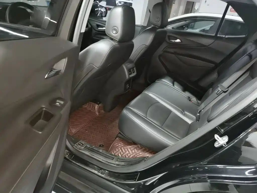 Chevrolet Equinox — миниатюра 17