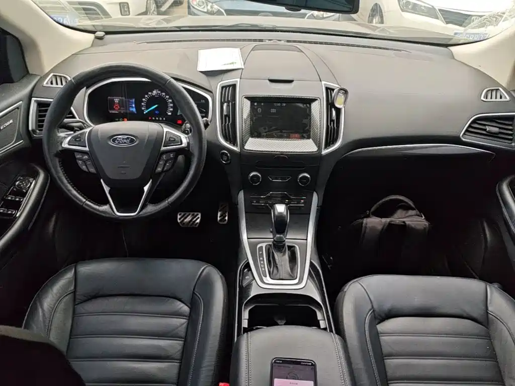 Ford Edge — миниатюра 10