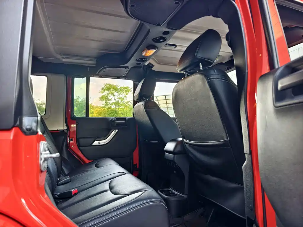 Jeep Wrangler — миниатюра 12