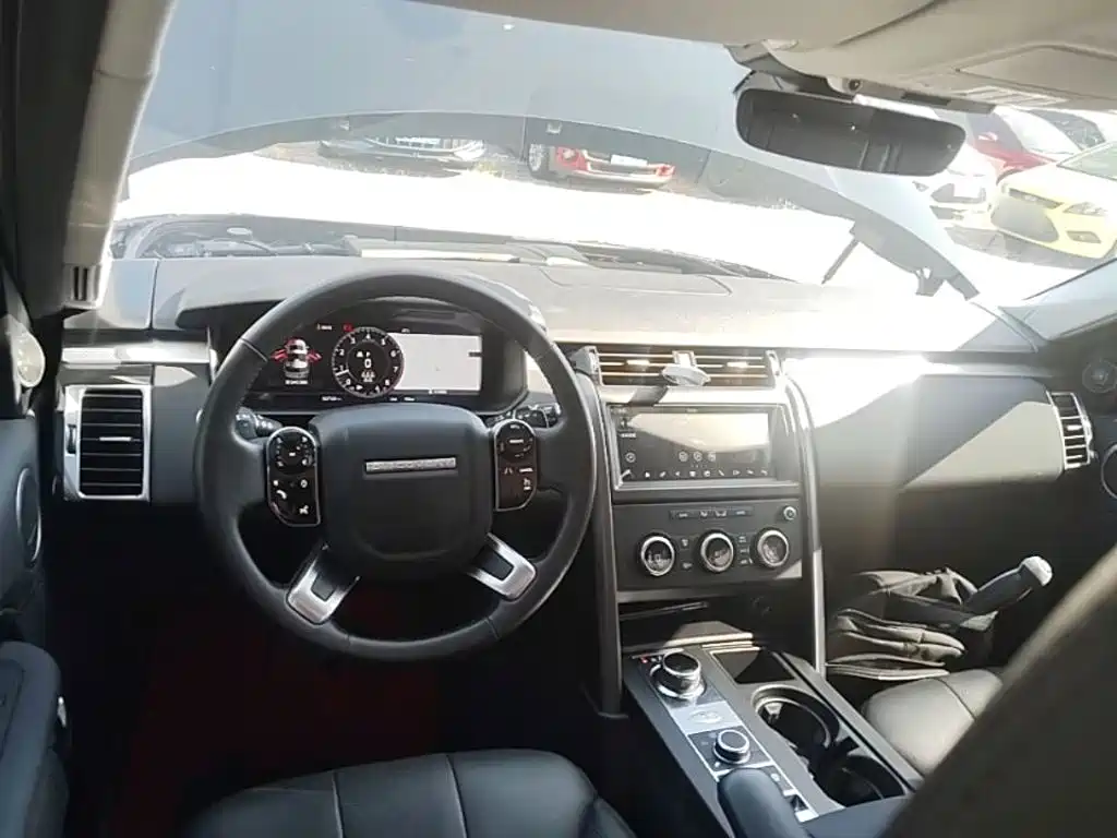 Land Rover Discovery — миниатюра 6