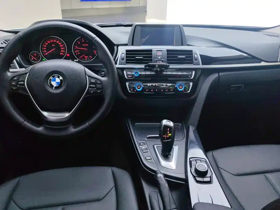 BMW 3 Series — миниатюра 12