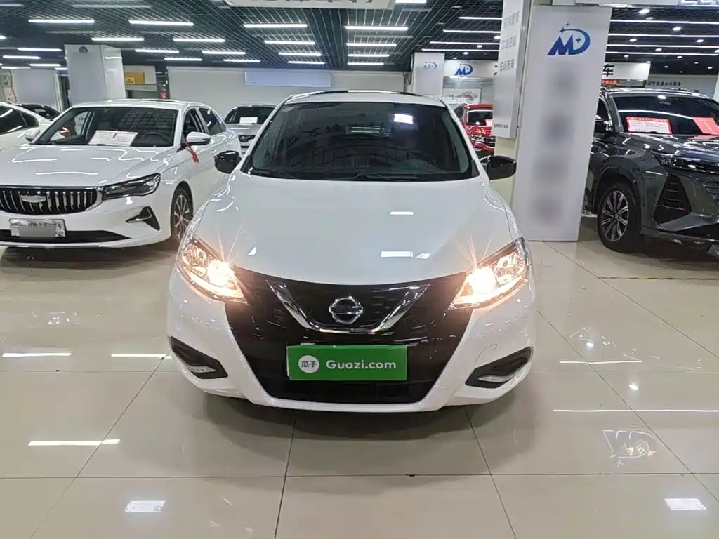 Nissan Tiida — миниатюра 3