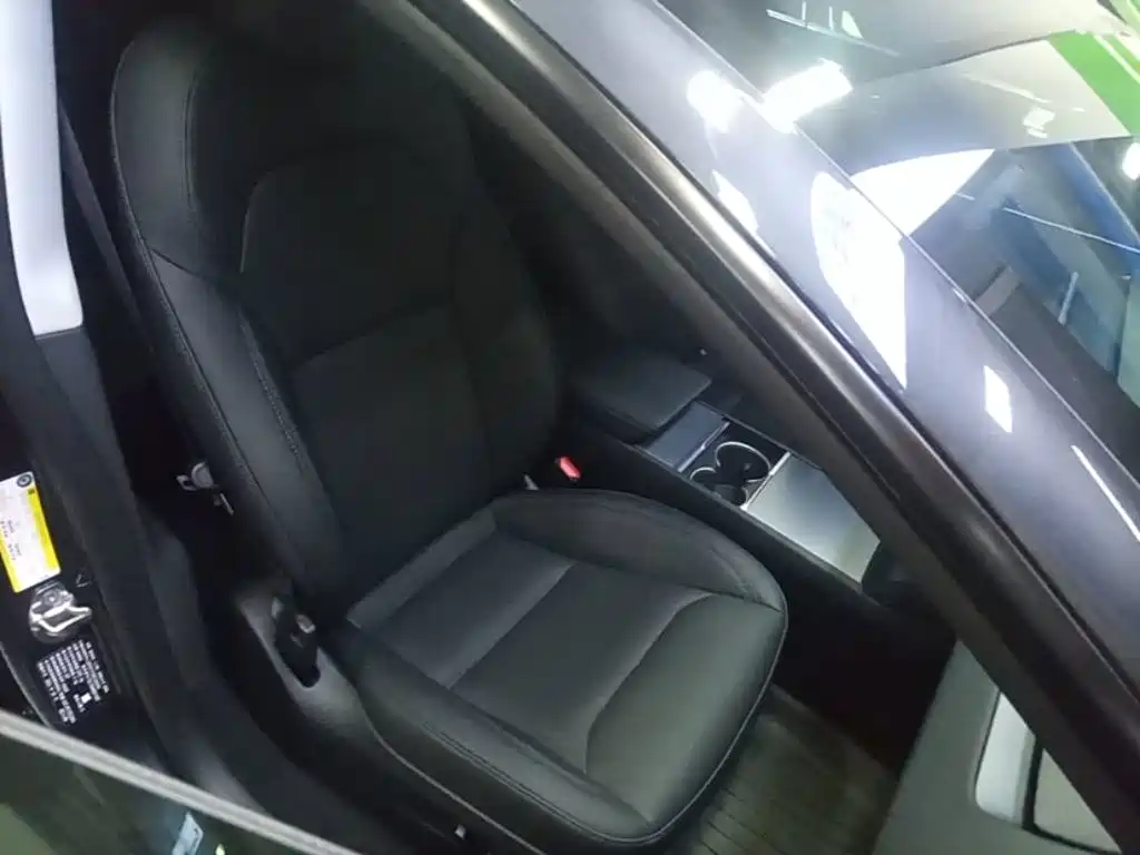 Tesla Model 3 — миниатюра 25
