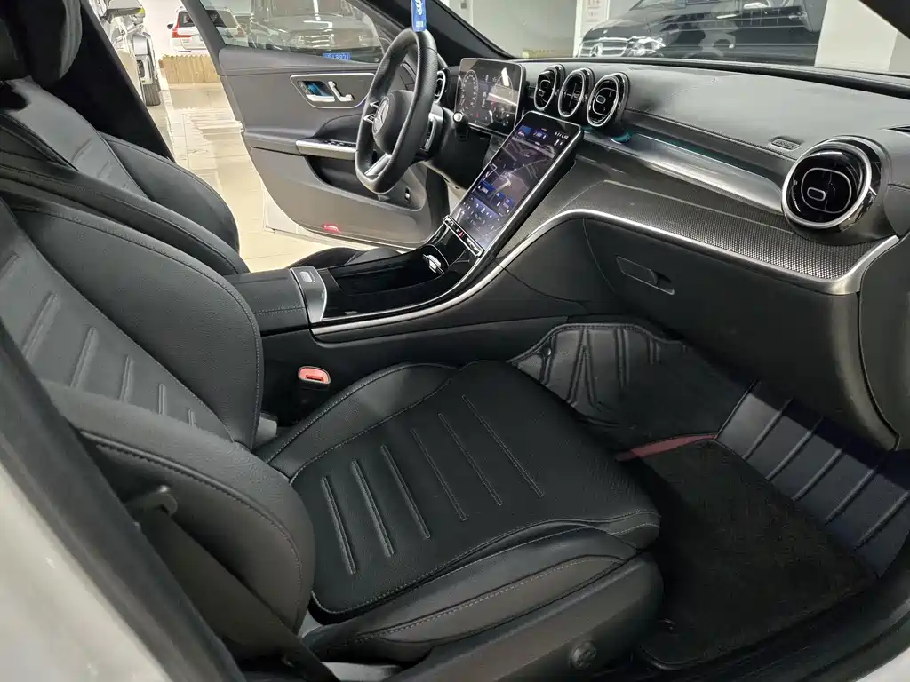 Mercedes-Benz C-Class — миниатюра 12