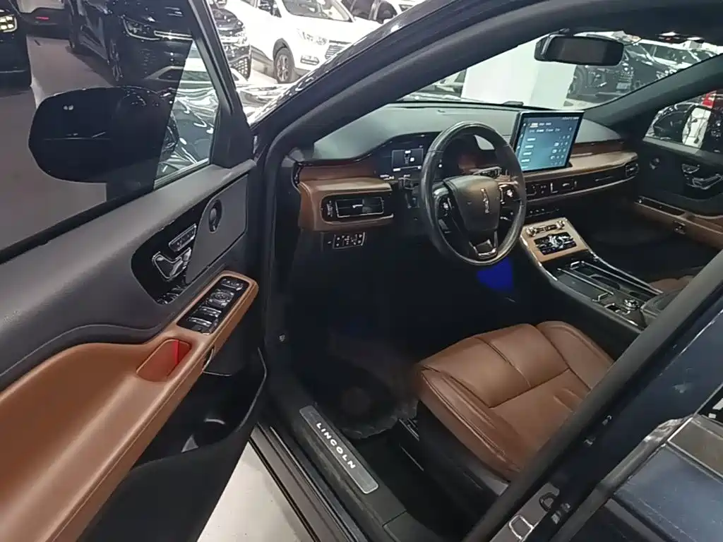 Lincoln Aviator — миниатюра 15