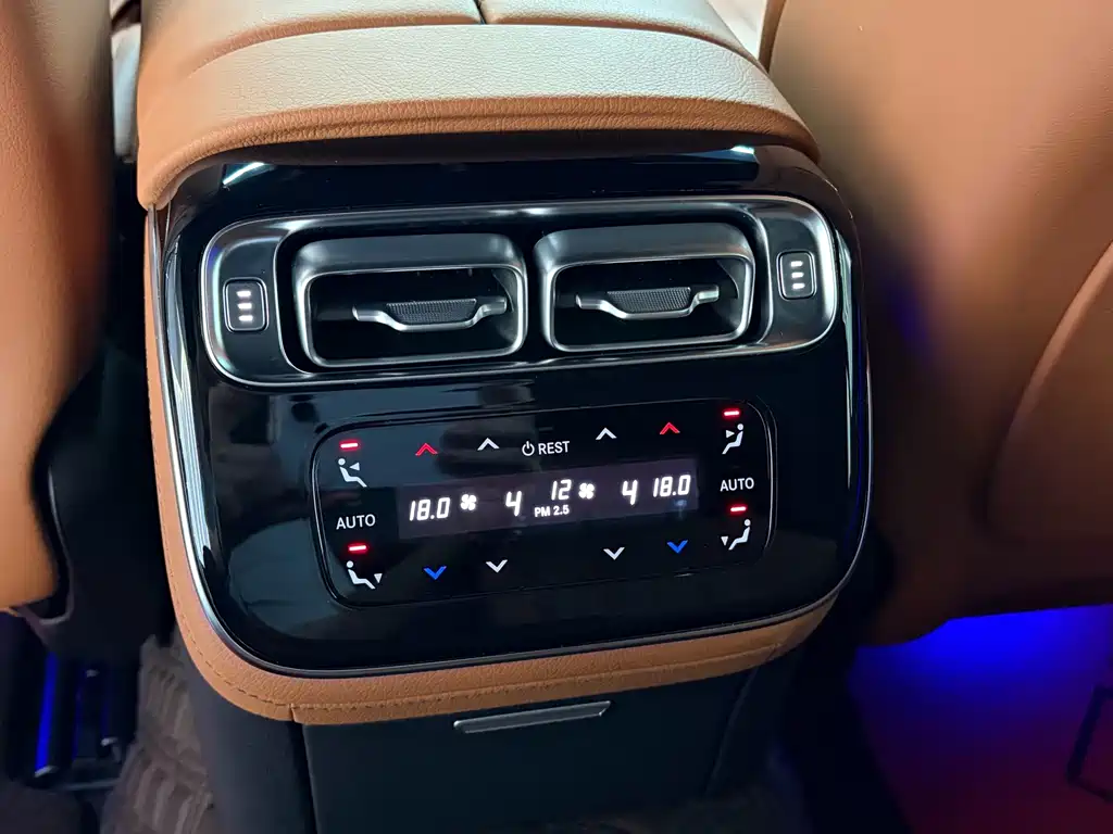 Mercedes-Benz S-Class — миниатюра 18