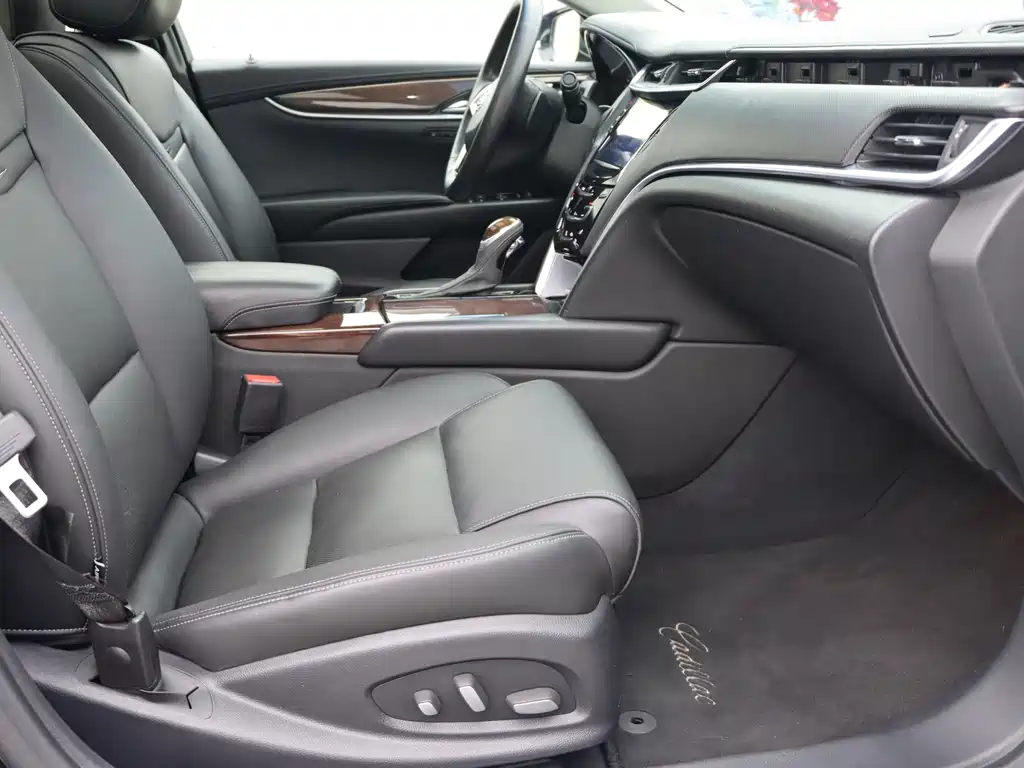 Cadillac XTS — миниатюра 8