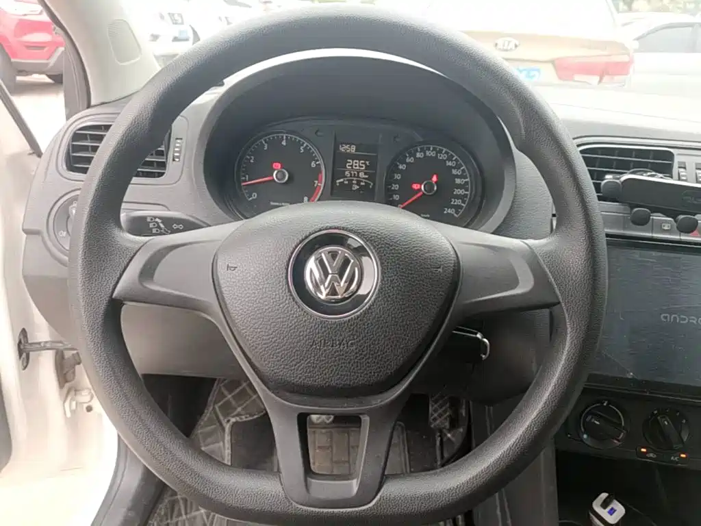 Volkswagen Polo — миниатюра 11