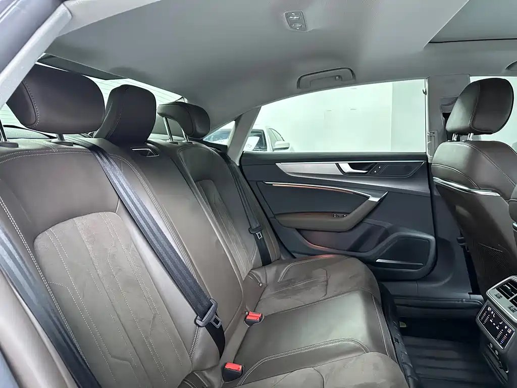 Audi A7L — миниатюра 16