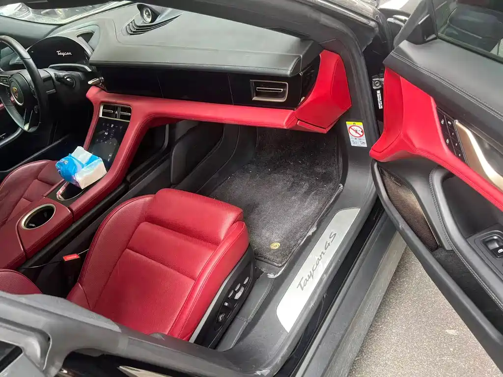Porsche Taycan — миниатюра 6