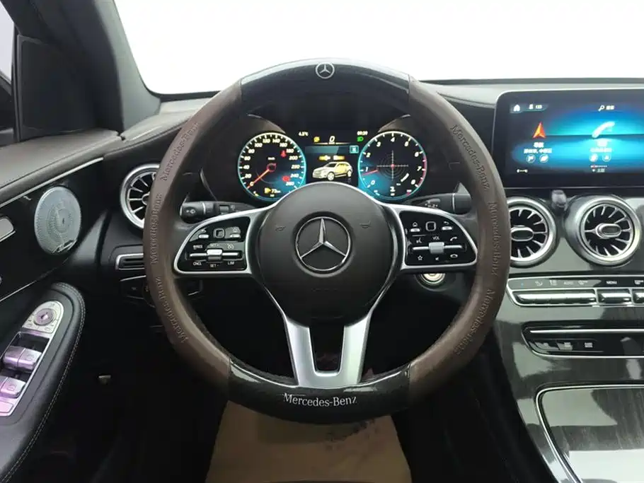 MERCEDES-BENZ GLC