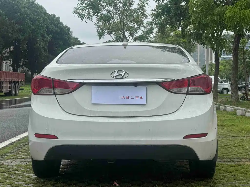 Hyundai Elantra 2015 1.6L AT Lead