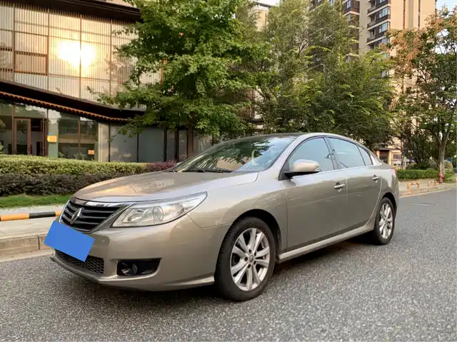 Renault Latitude