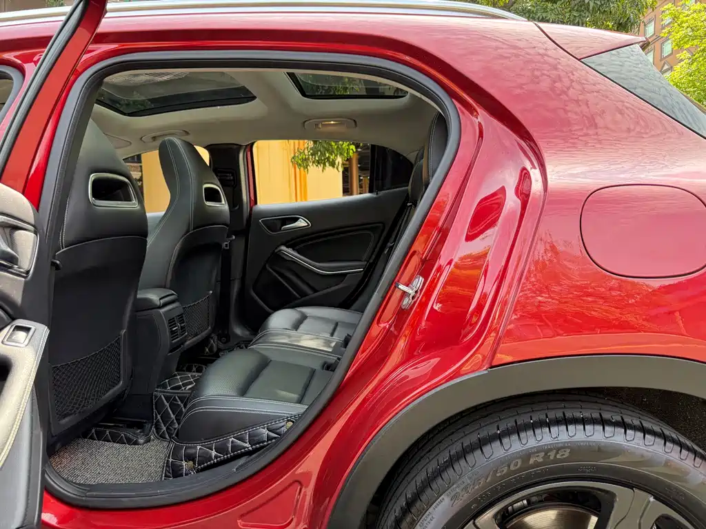 Mercedes-Benz GLA — миниатюра 7