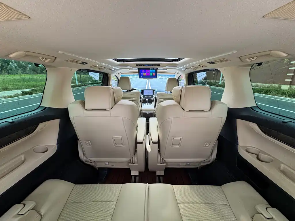 Toyota Vellfire — миниатюра 21