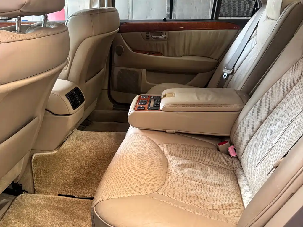 Lexus LS — миниатюра 12