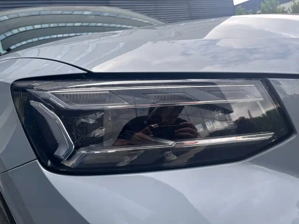 Audi Q2L e-tron — миниатюра 16
