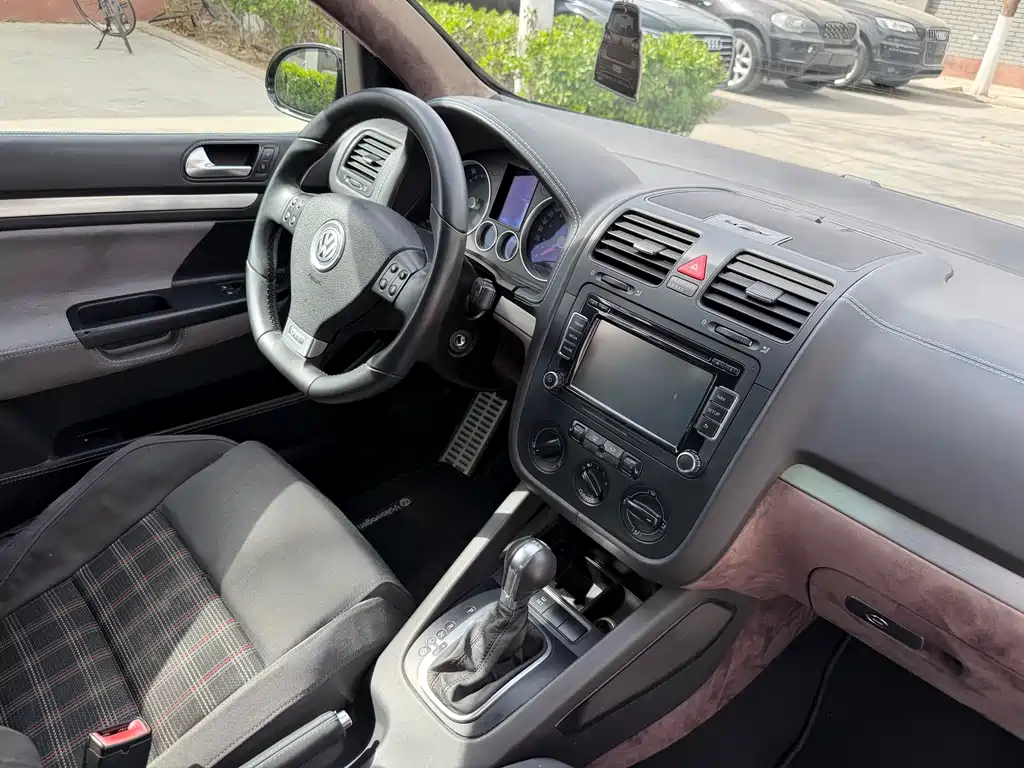 Volkswagen Golf (Import) — миниатюра 10