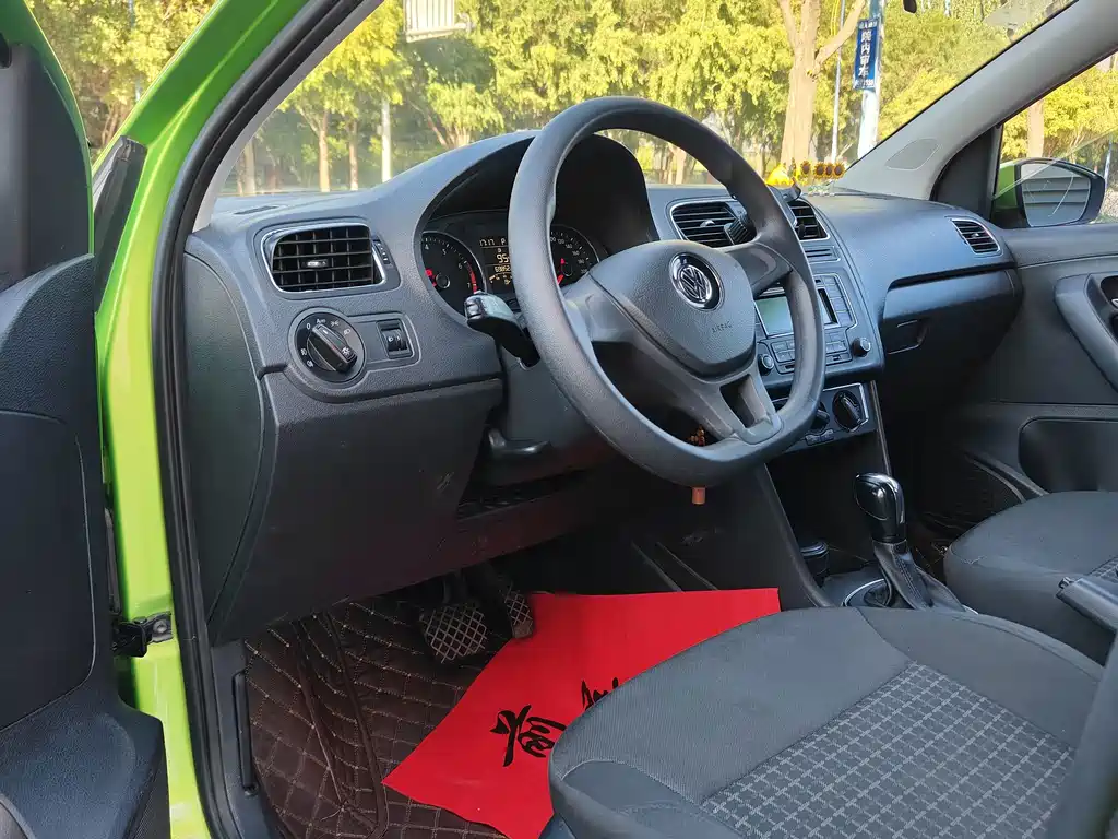 Volkswagen Polo — миниатюра 7
