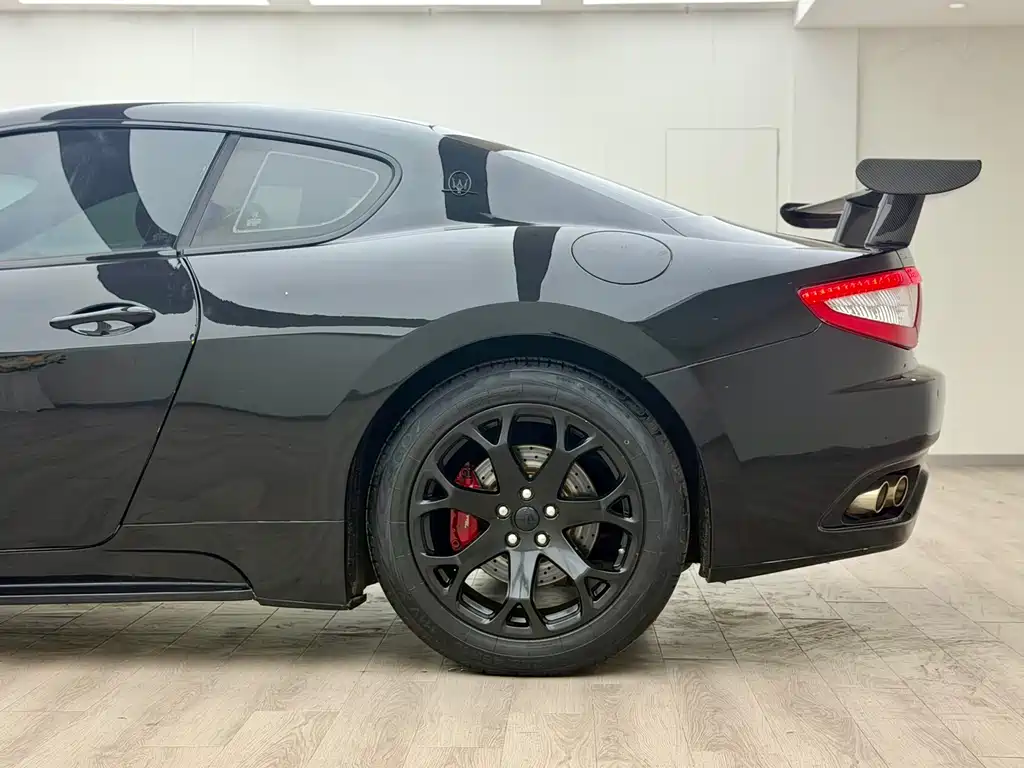 Maserati GranTurismo 2013 4.2L V8