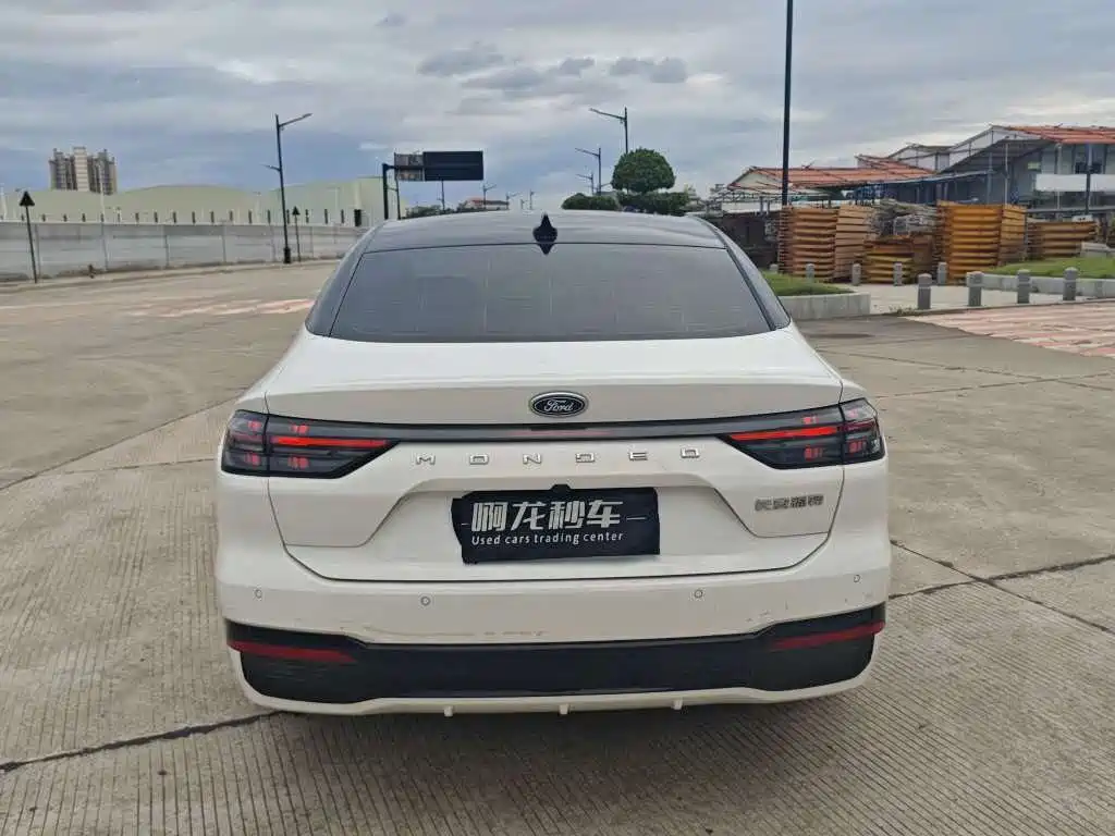Ford Mondeo — миниатюра 8