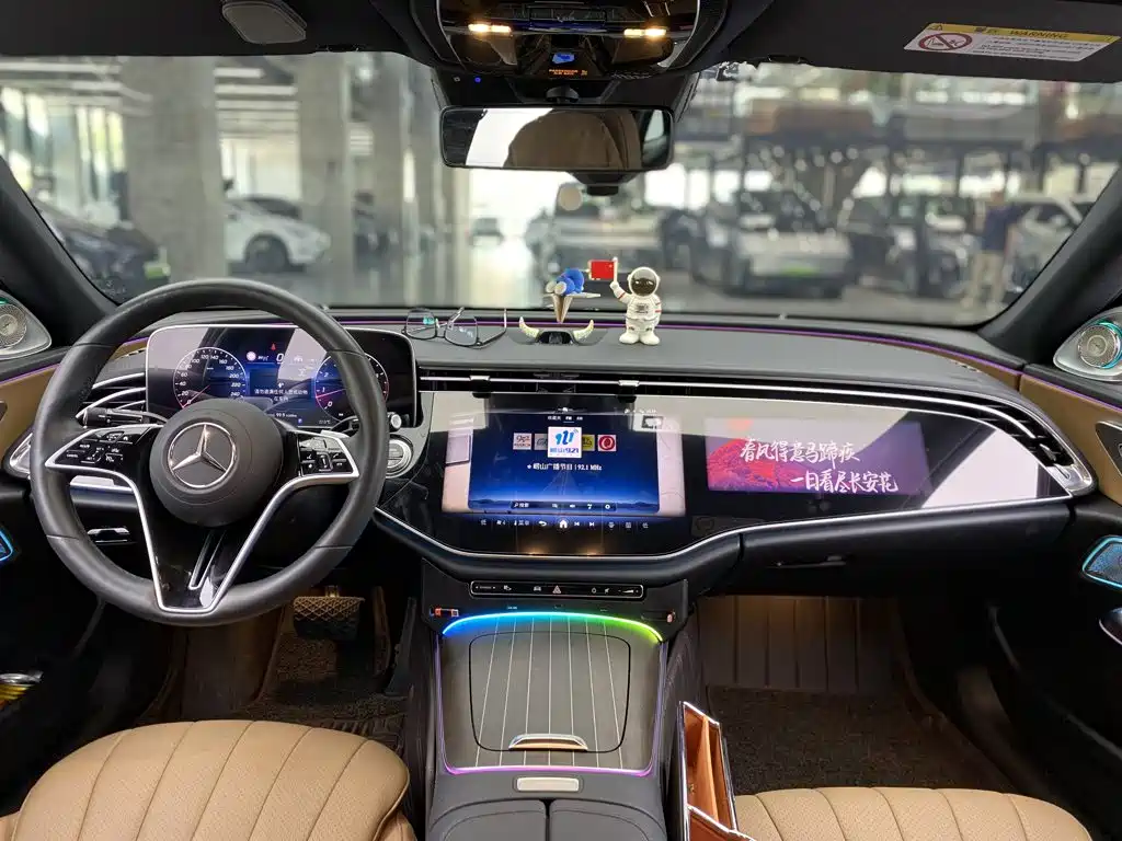 Mercedes-Benz E-Class — миниатюра 8