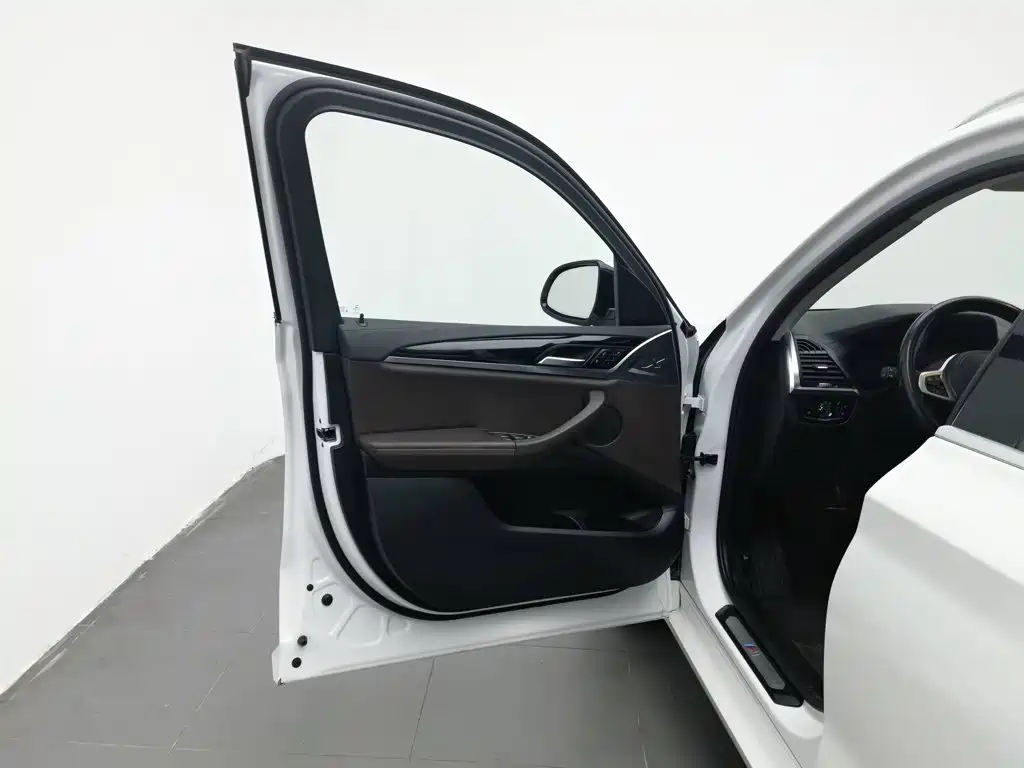 BMW X3 — миниатюра 8