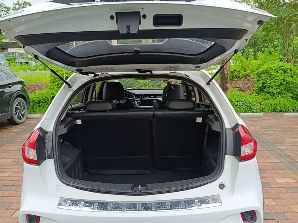 Geely Vision X3 — миниатюра 19