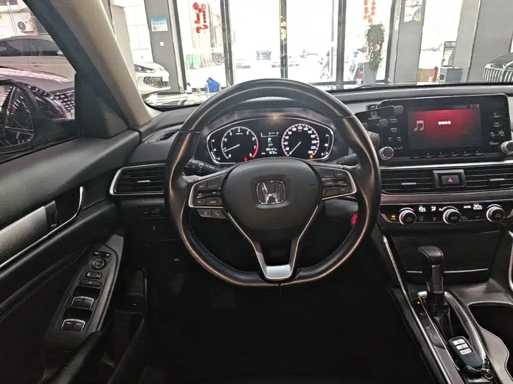 Honda Accord — миниатюра 11
