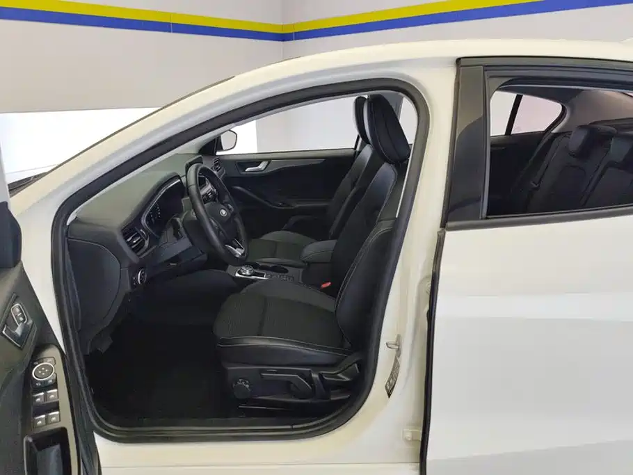 Ford Focus — миниатюра 9