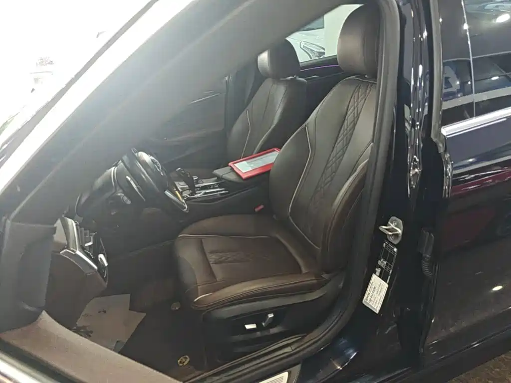 BMW 5 Series — миниатюра 15