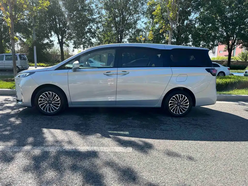 Buick GL8 Hybrid — миниатюра 17