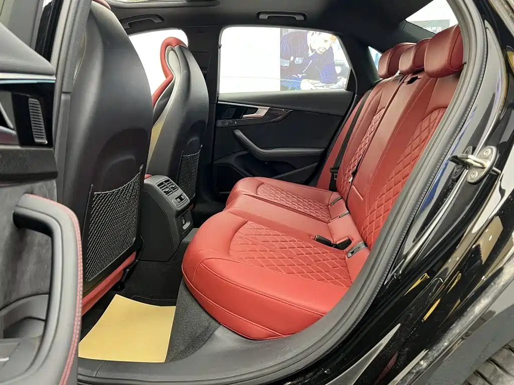 Audi S4 — миниатюра 30
