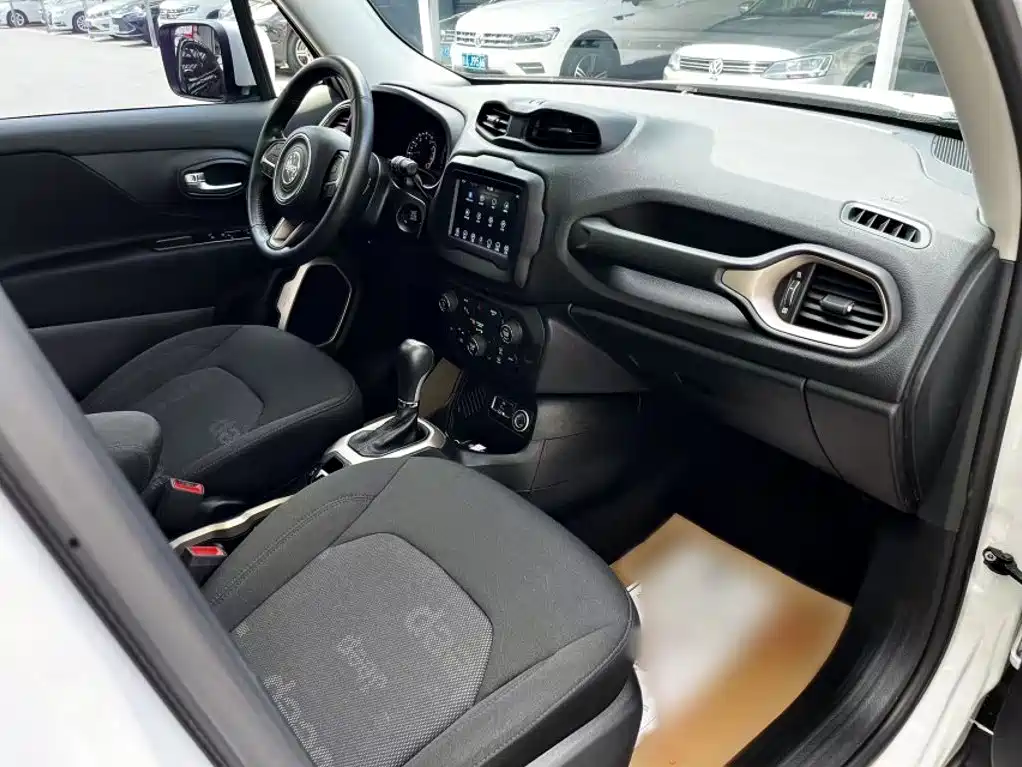 Jeep Renegade — миниатюра 12