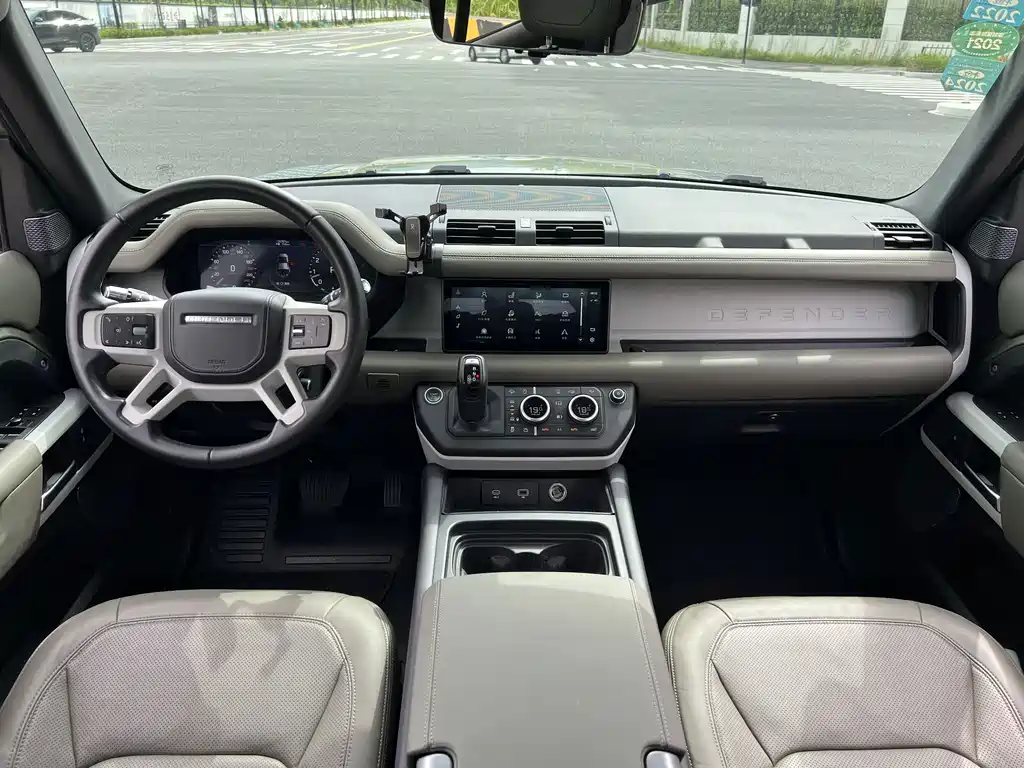 Land Rover Defender — миниатюра 12