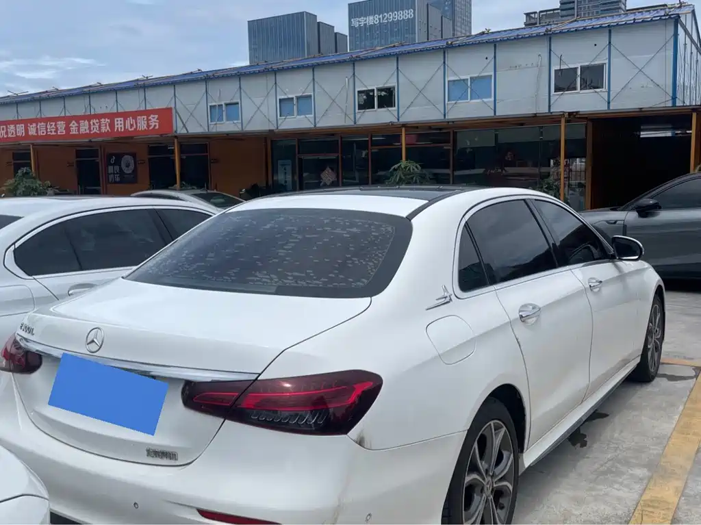 Mercedes-Benz E-Class — миниатюра 7