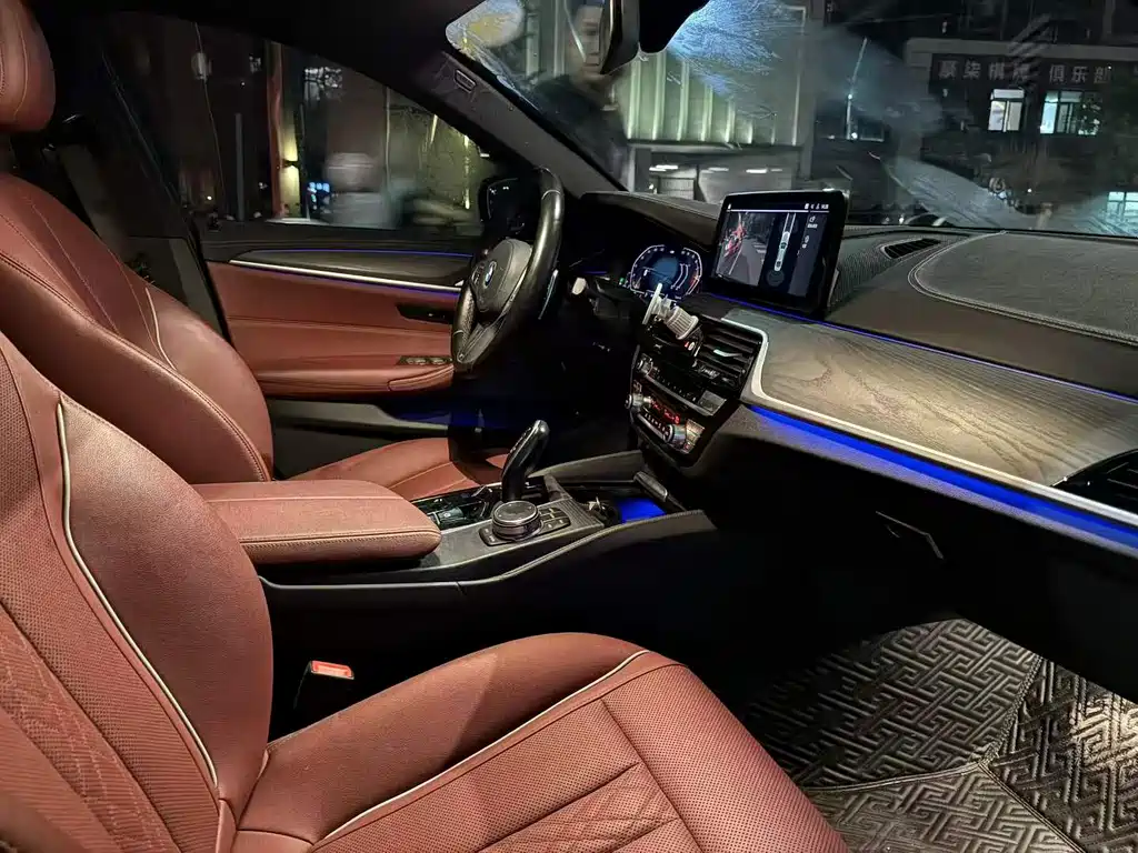 BMW 5 Series — миниатюра 8