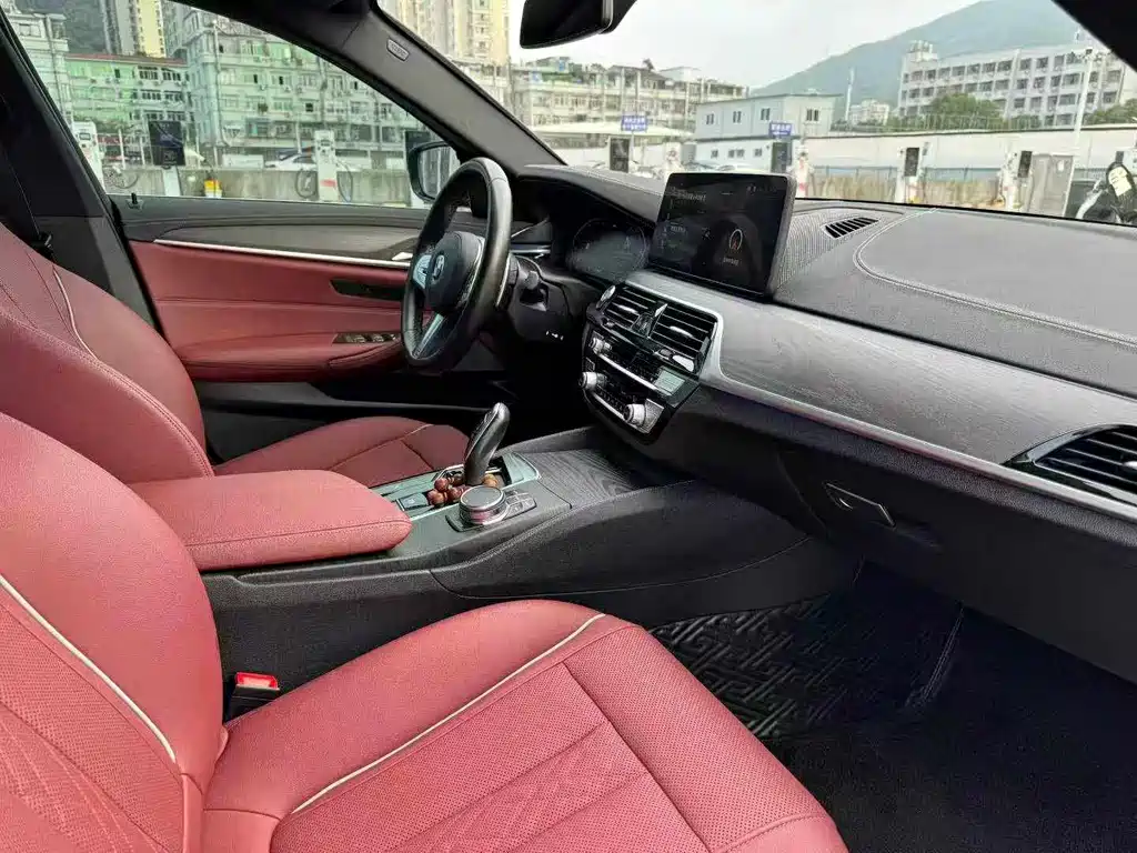 BMW 5 Series — миниатюра 17