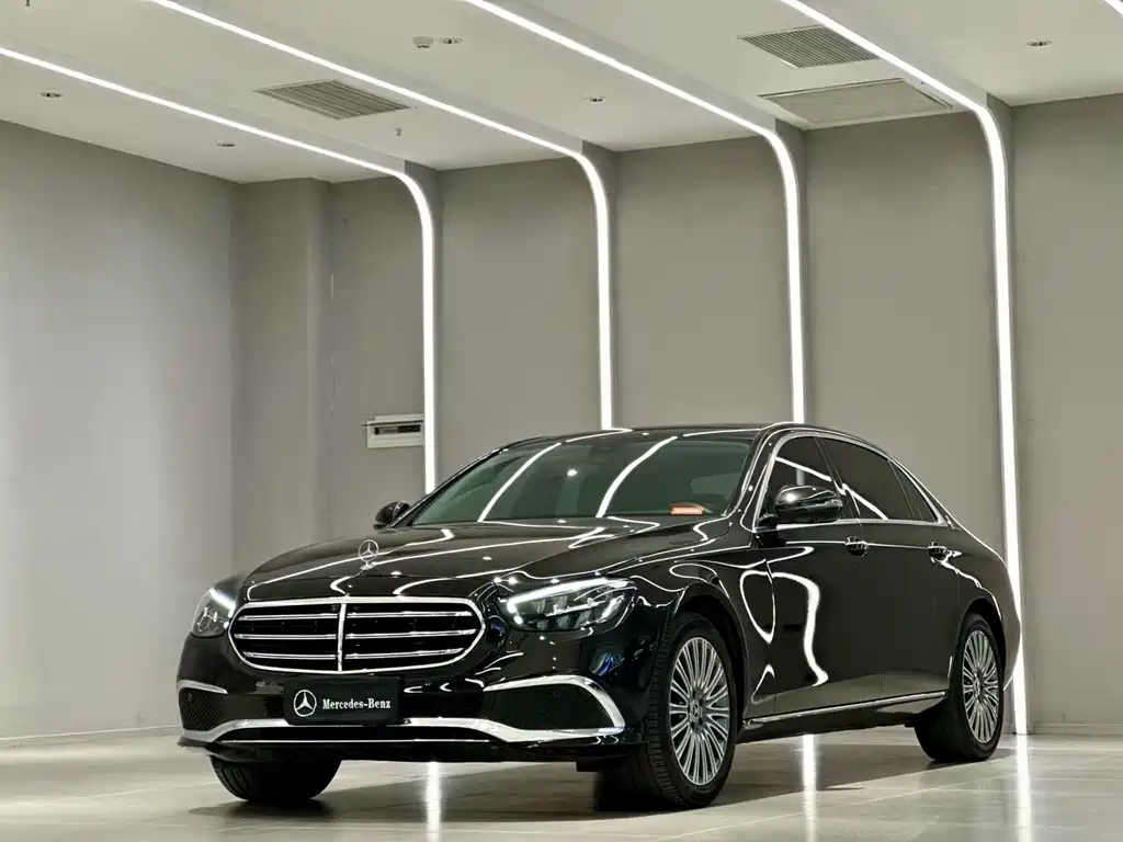Mercedes-Benz E-Class 2022