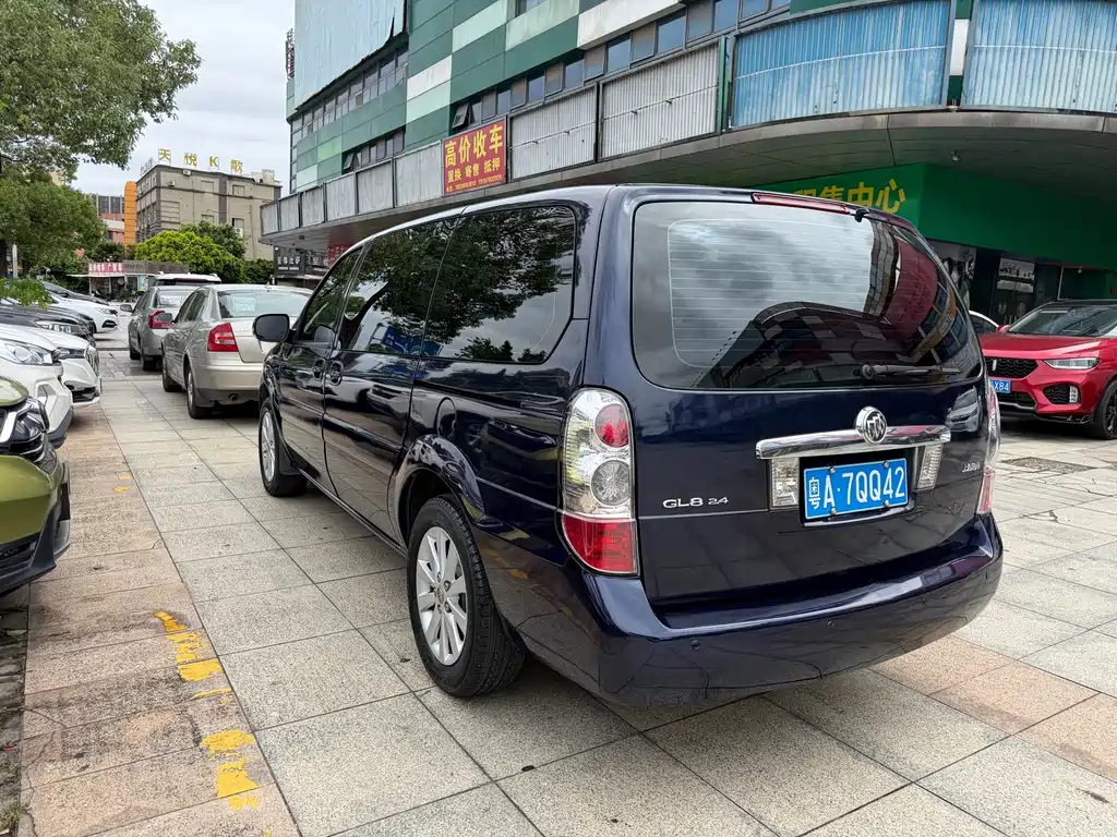Buick GL8 — миниатюра 6
