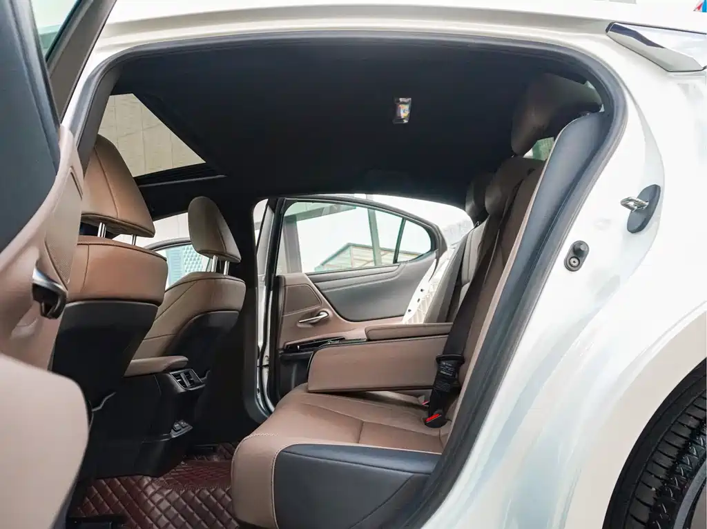 Lexus ES — миниатюра 26