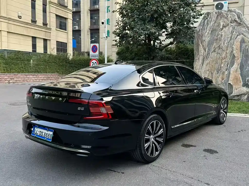 Volvo S90 — миниатюра 7